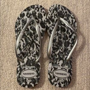 Havaianas cheetah flip flops